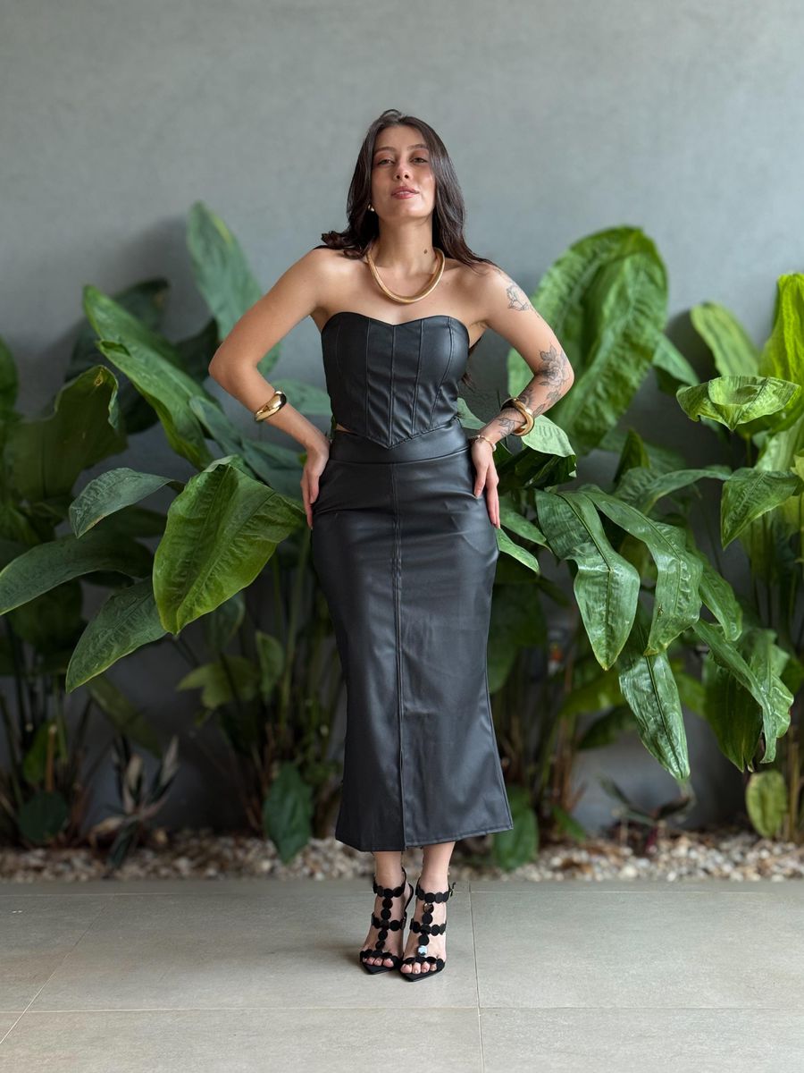Saia Midi Jane em Couro Fake PRETO