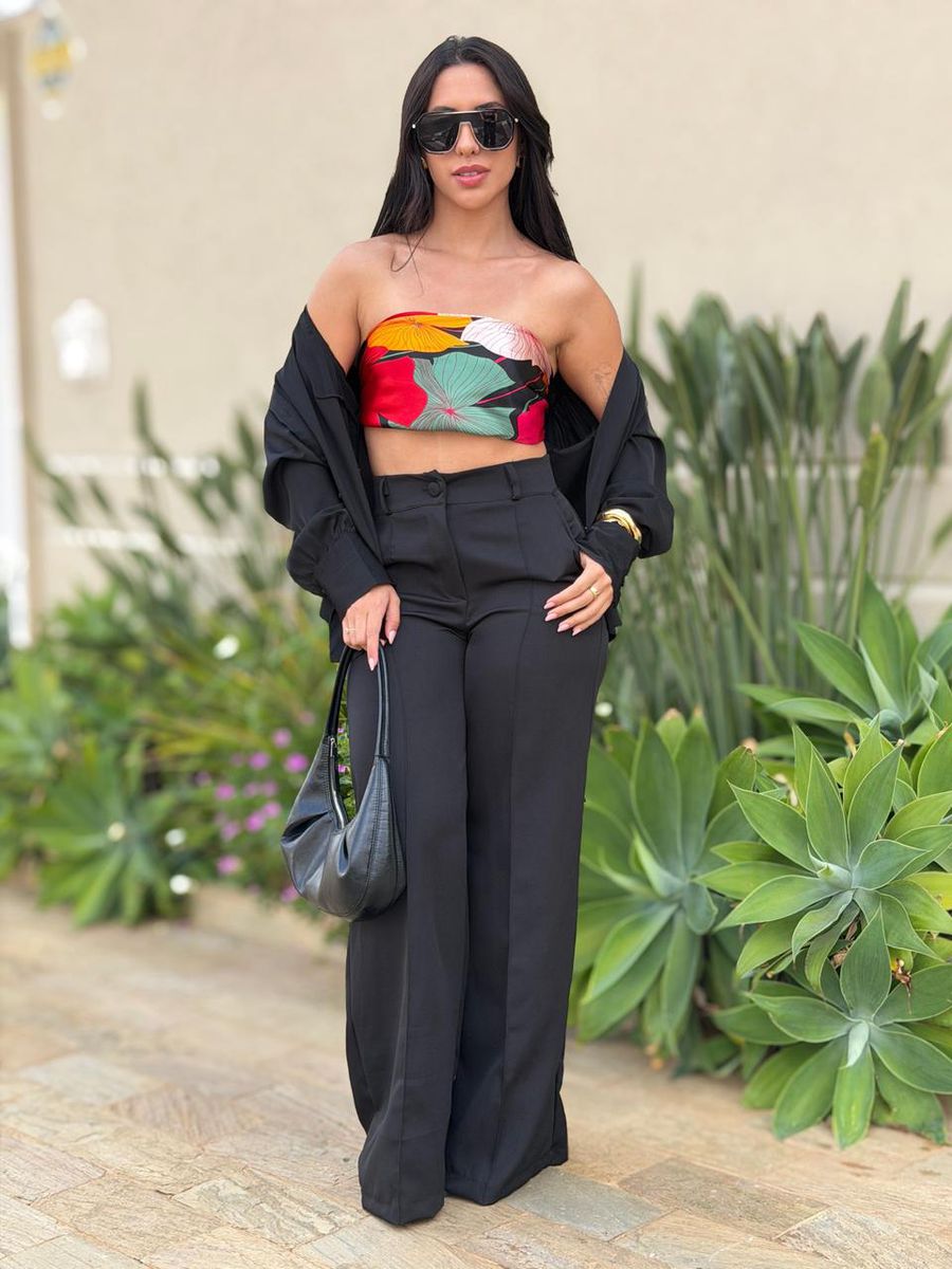 Lenço Estampado Floral Fundo Preto Com Vermelho