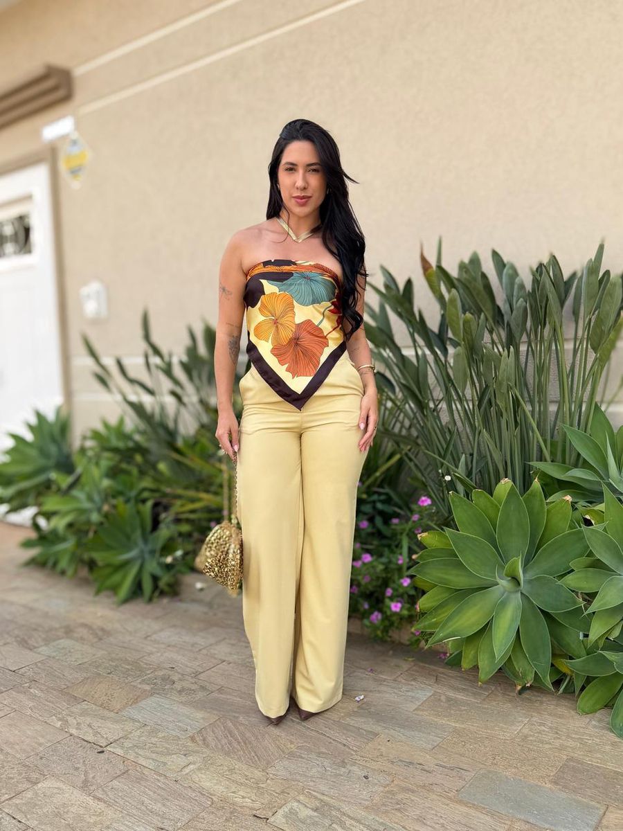 Lenço Estampado Floral Fundo Amarelo Com Vermelho E Azul