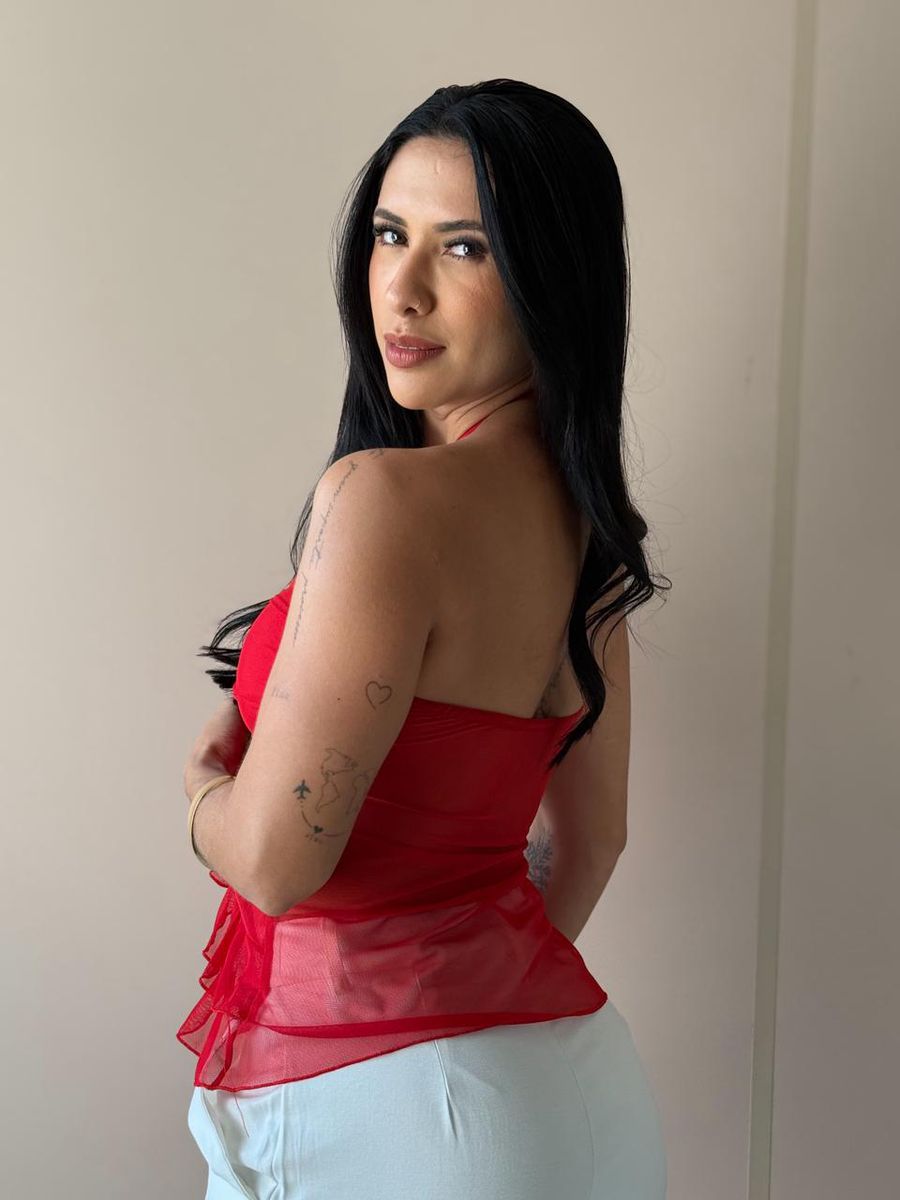 Blusa Bata Sem Alças Em Tule Vermelho