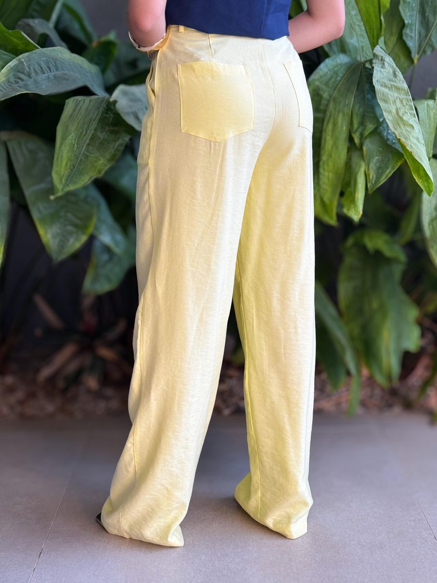 Calça Pantalona Jordana Em Liocel Amarelo Manteiga
