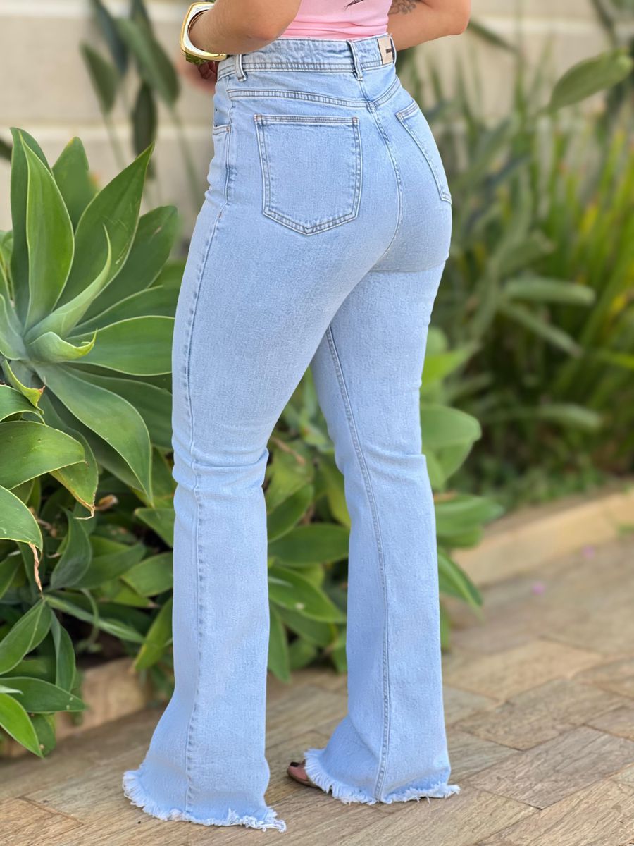 Calça Jeans Carmen Flare Bootcut 2456 Lavagem Clara 