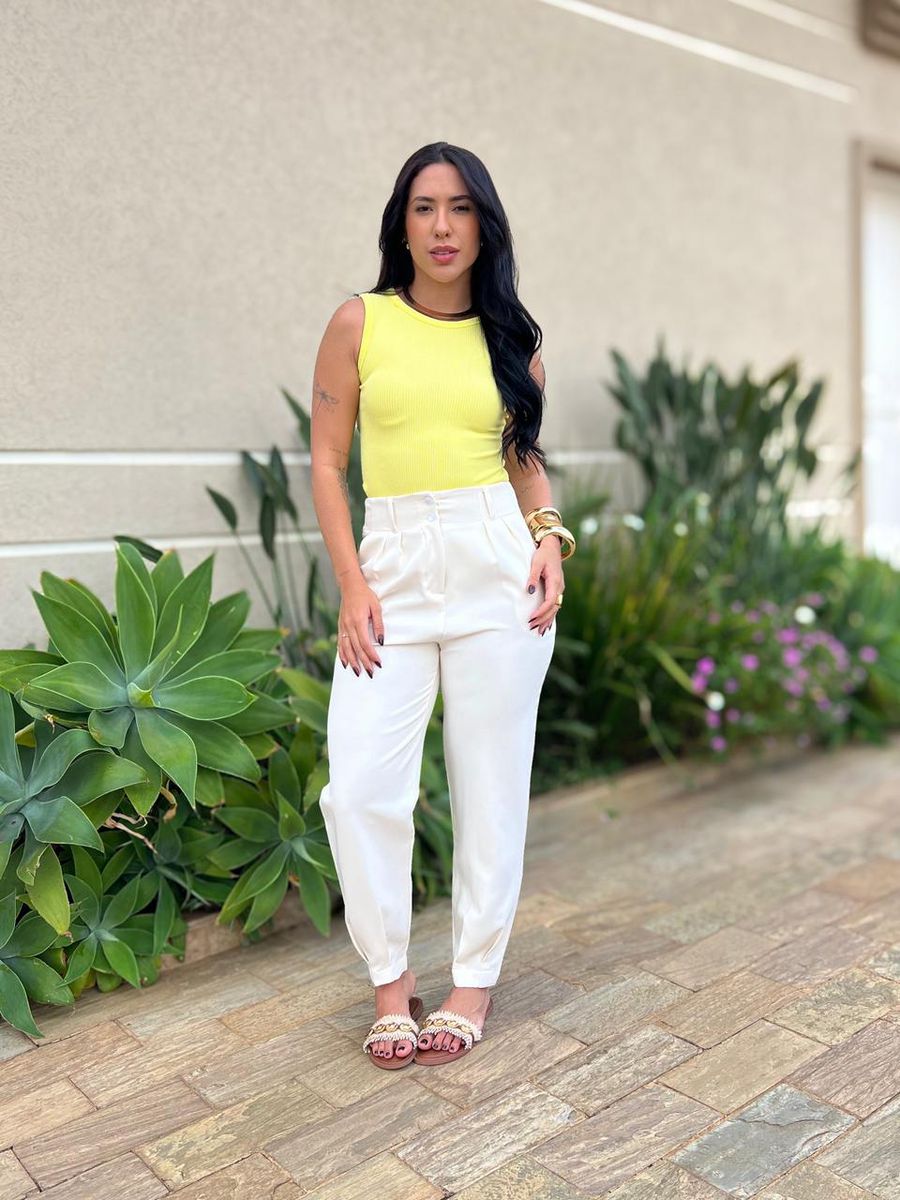 Body Regata Em Malha Anarruga Amarelo