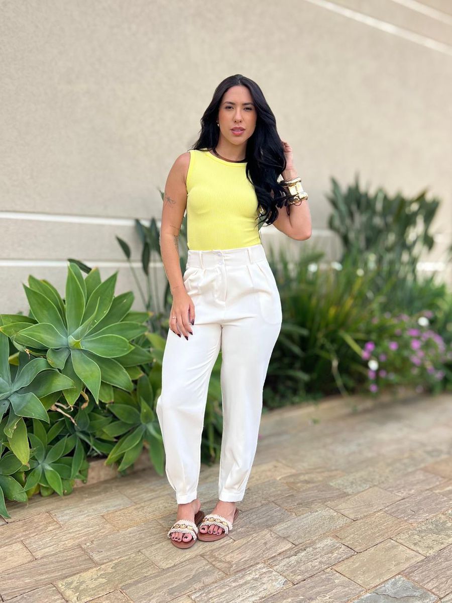 Body Regata Em Malha Anarruga Amarelo