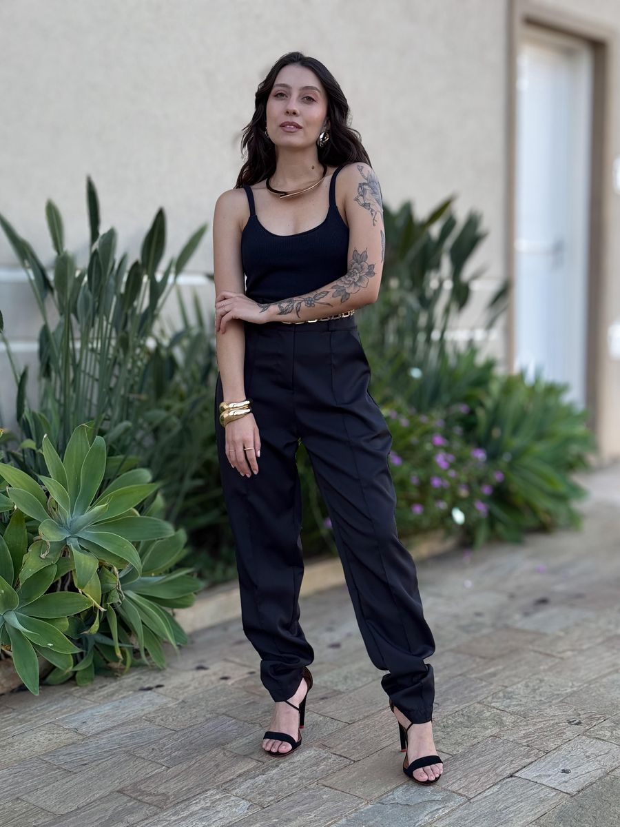 Calça Alfaiataria Isabel Com Costura Frontal Preto