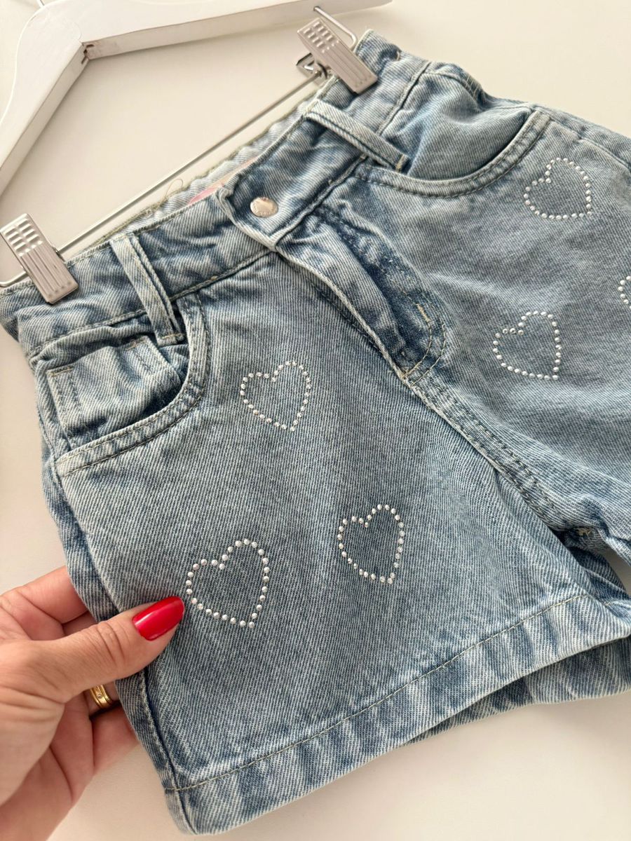 Short Jeans Coração Stras