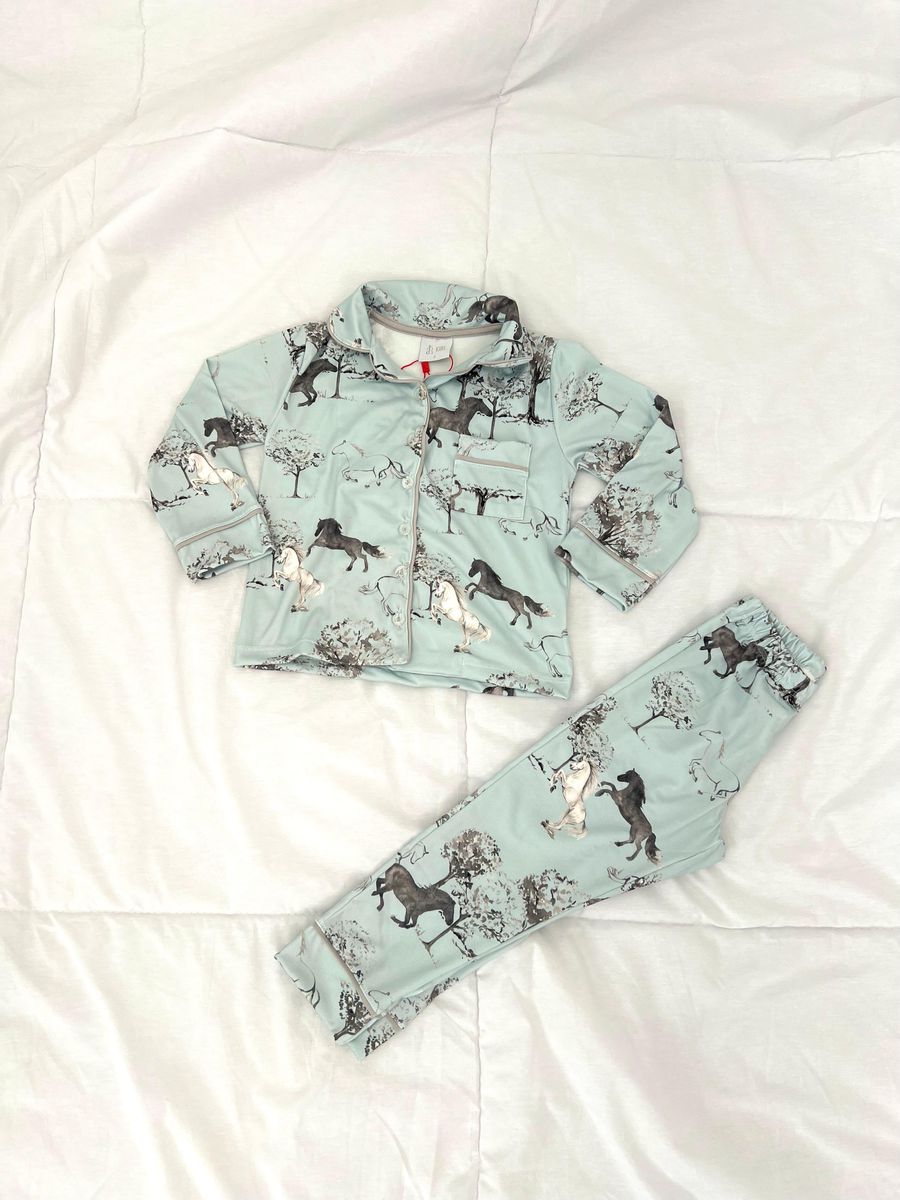 Pijama Infantil Unissex Americano Longo Cavalos Vintage