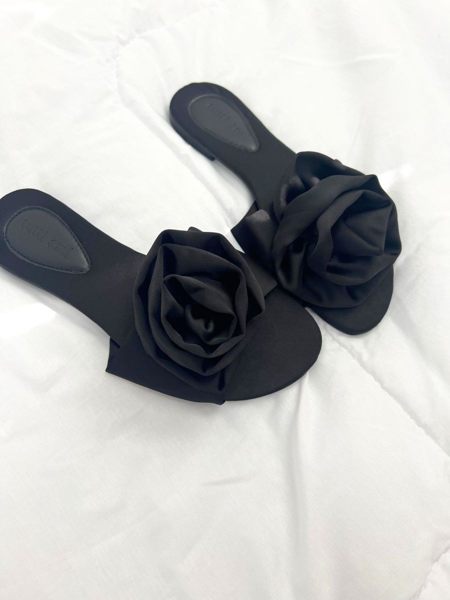 Chinelo Pantufa Flor Cetim Preto