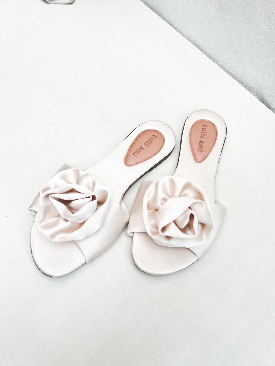 Chinelo Pantufa Flor Cetim