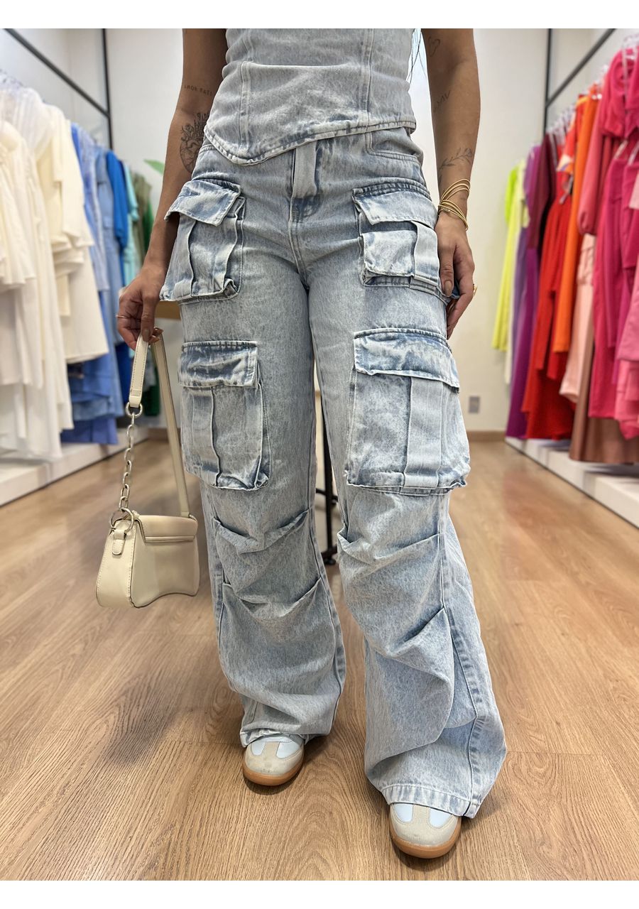 Calça Cargo Lavagem Clara - 2024593 - Look de Luxo - Moda Feminina