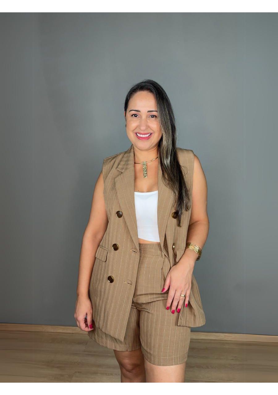 Colete Max Risca de Giz 6 Botões REF:XW70324 - 106... - MIX MODA