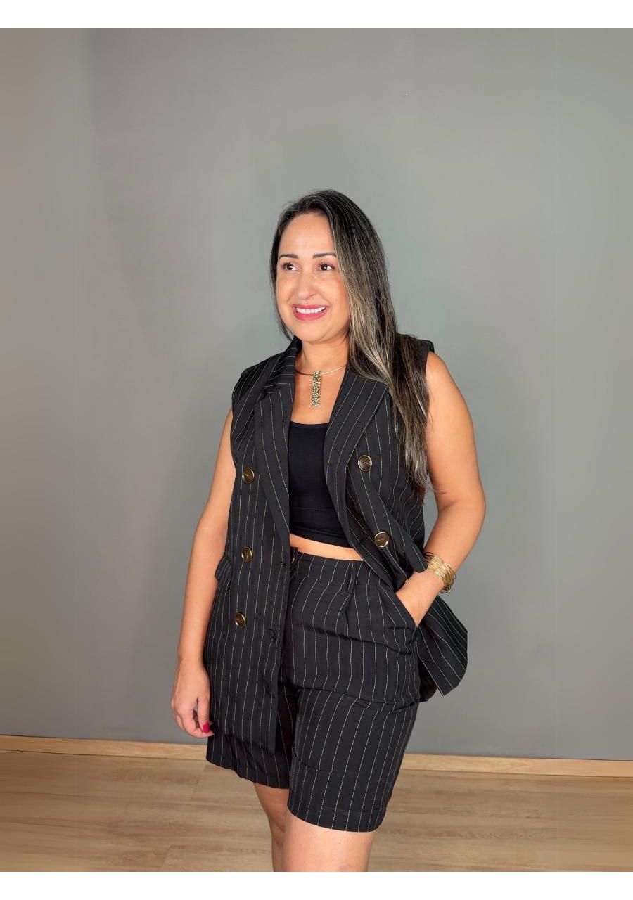 Colete Max Risca de Giz 6 Botões REF:XW70324 - 106... - MIX MODA