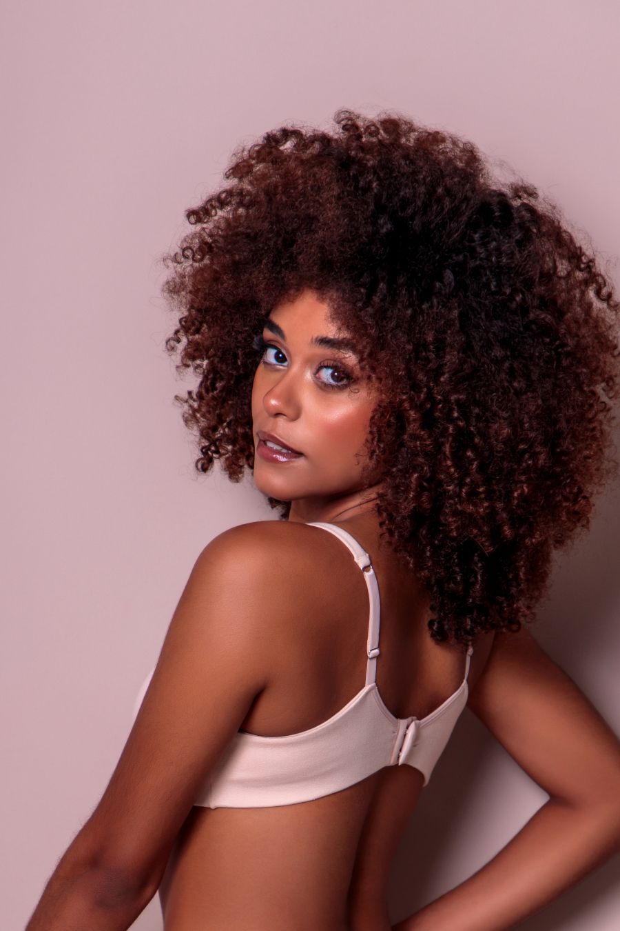 SUTIÃ ALGODÃO ESTILO TOP COM BOJOS REMOVÍVEIS NUDE