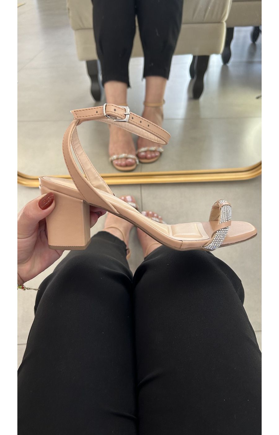 Sandália Bia com Strass Nude - AURORA URBAN.