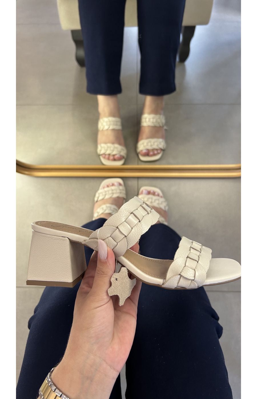 Tamanco Yasmin Off White em Couro - AURORA URBAN.