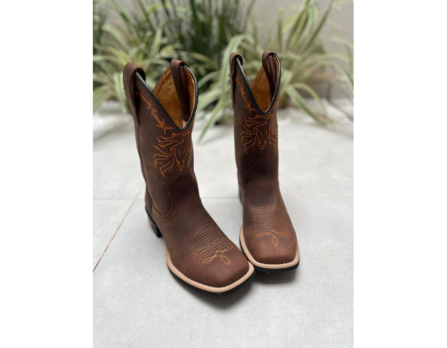 BOTA TEXANA EM COURO BORDADO CAVALO E ARAME | Botas Texanas Bruto