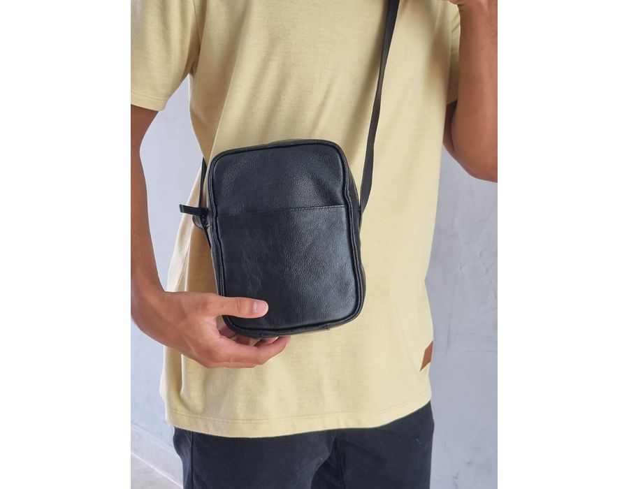 Bolsa UNISEX Shoulder Bag - Preta - COURO LEGÍTIMO