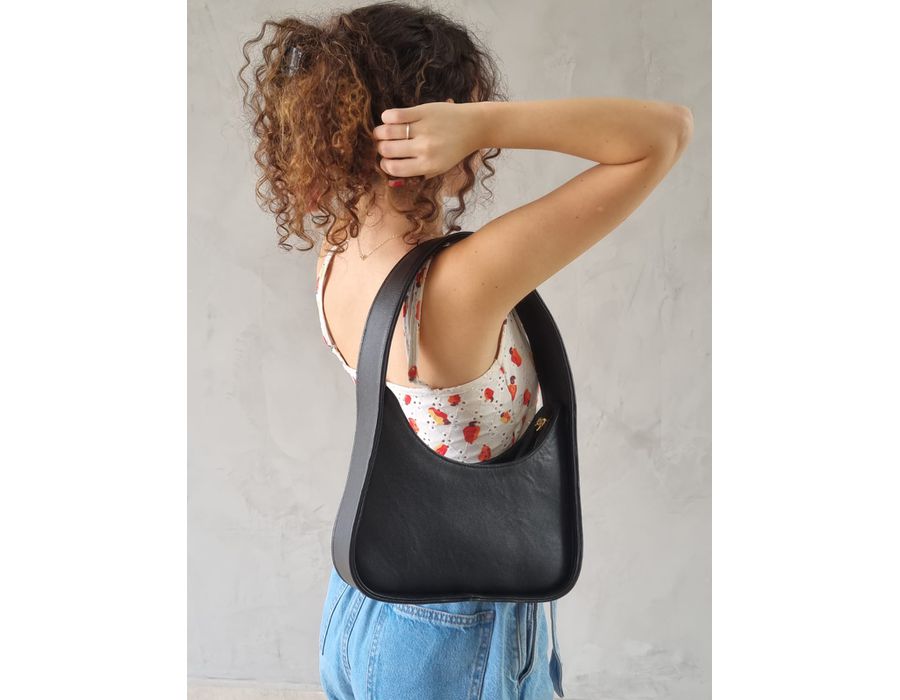 Bolsa Lua - Preta - COURO LEGÍTIMO