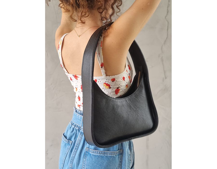 Bolsa Lua - Preta - COURO LEGÍTIMO