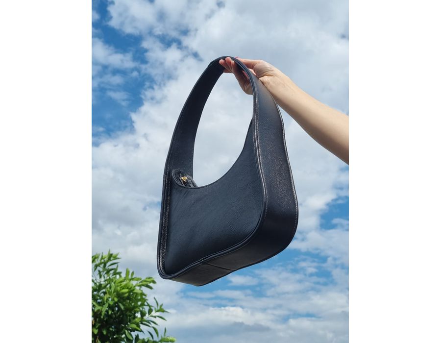 Bolsa Lua - Preta - COURO LEGÍTIMO