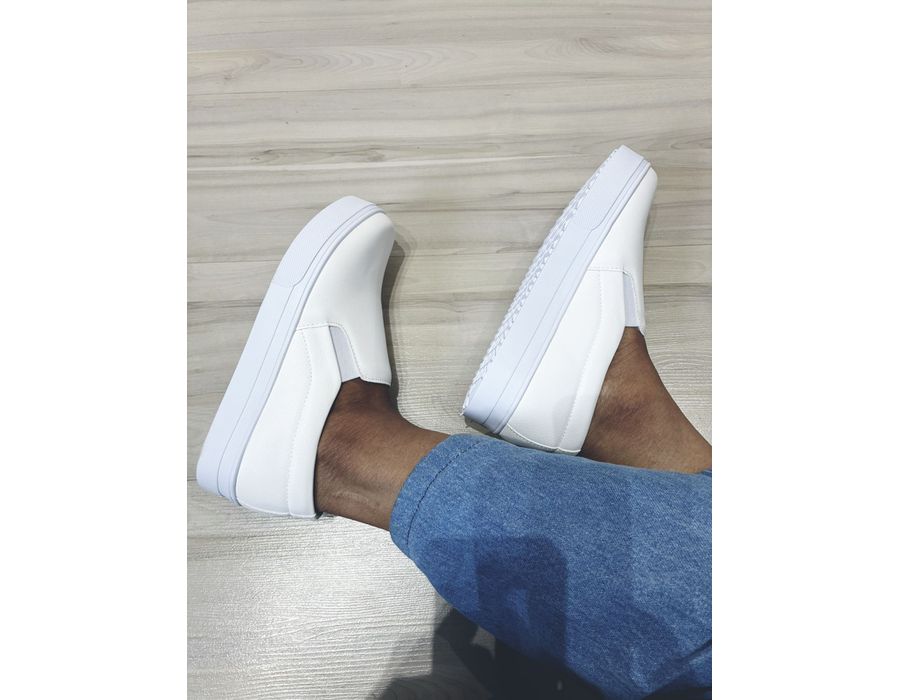 Tênis Slip On Detalhe Costura Matelassê Dk Shoes Branco
