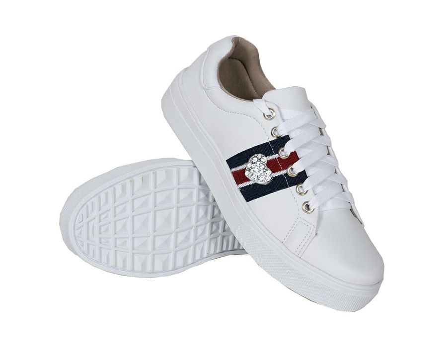 Tênis Casual Deltalhe Coração Amarrar DK Shoes