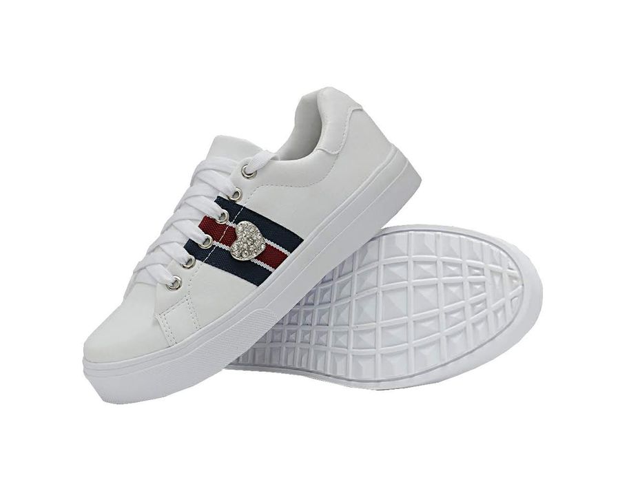 Tênis Casual Deltalhe Coração Amarrar DK Shoes