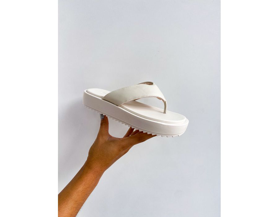 FLAT ADELE OFF WHITE - 0000770002 - Morena Brasil Shoes