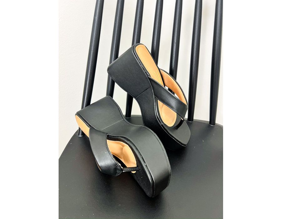 Tamanco Yoko PRETO - 0008910001 - Morena Brasil Shoes