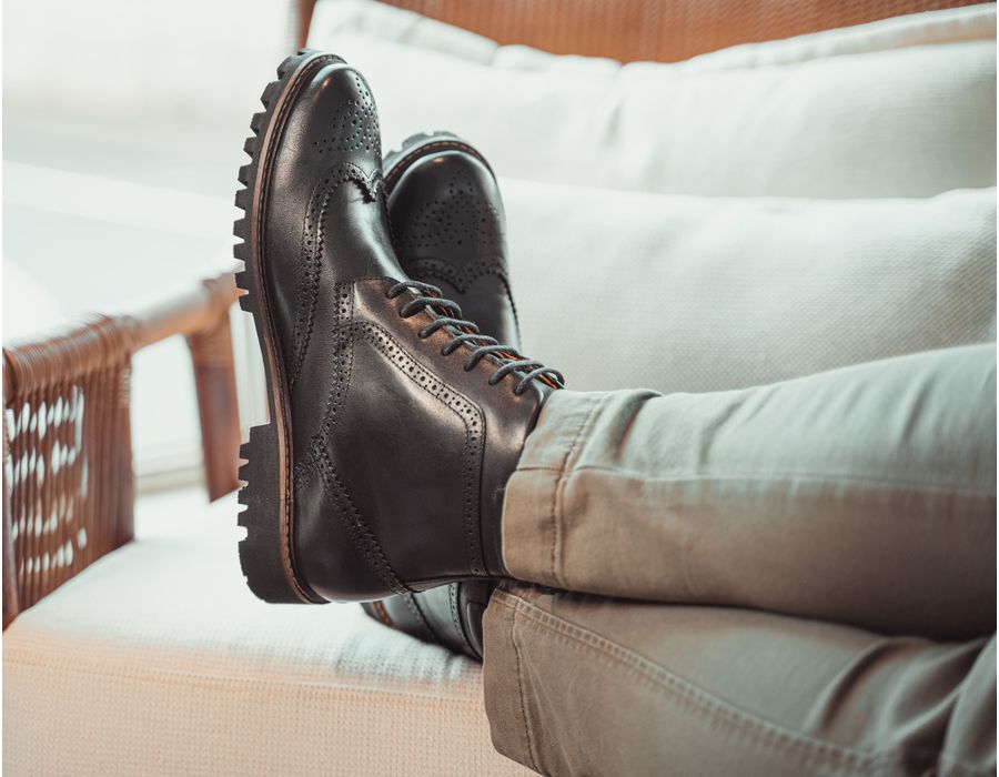 Bota Brogue Ravena Couro Preto | SOPRAFFINO