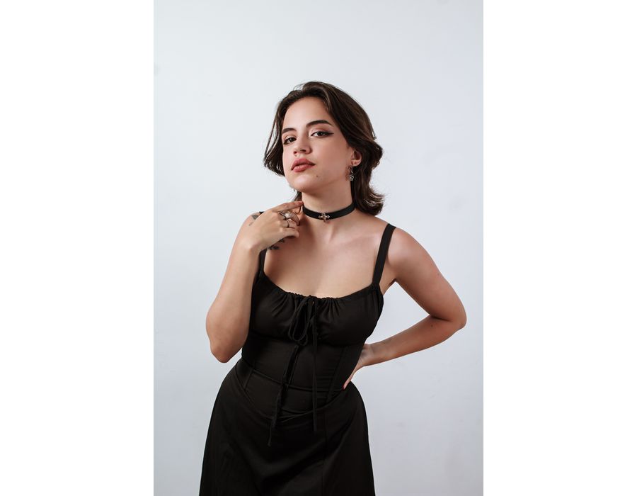 Choker Gargantilha com Pingente de Cruz Minimalista