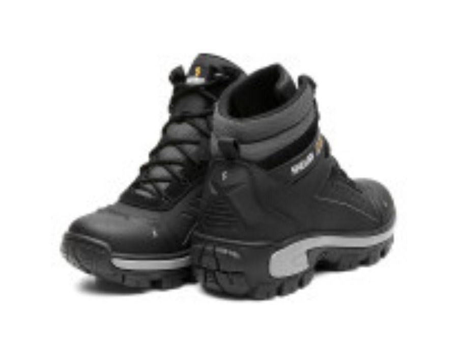 Bota Adventure Saara Preto