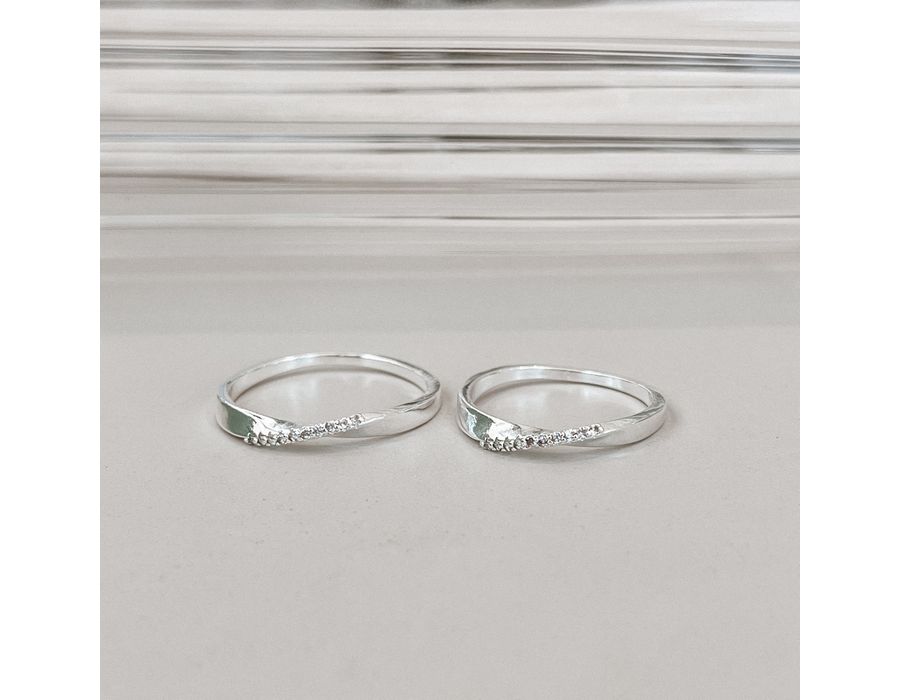 Anel Torcido Liso e Cravejado Prata 925 - 8565 - MEDALS