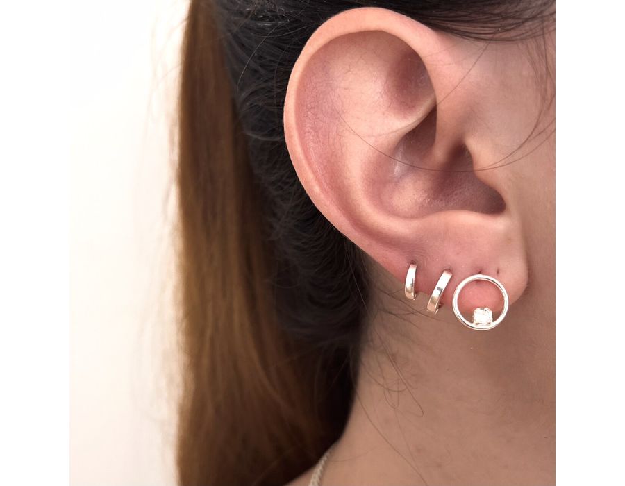 Brinco Redondo Com Zirconia Prata 925 - 6040 - MEDALS STORE