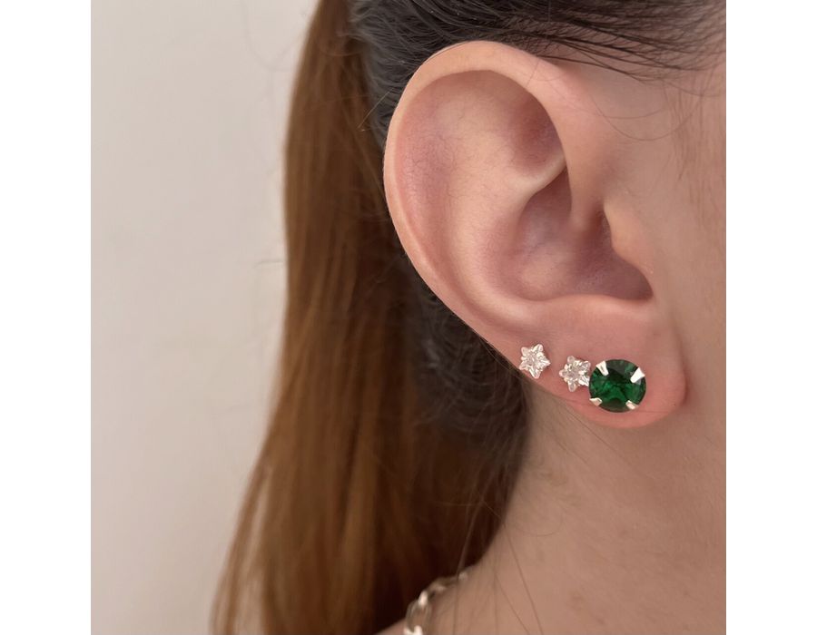 Brinco Solitario Verde Esmeralda 8 mm Prata 925 - ... - MEDALS STORE