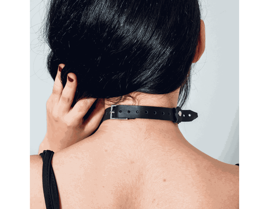 Choker Gargantilha com Spike Pingente de Cruz/Espada Prateado