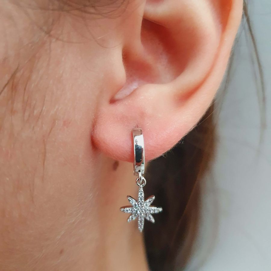 Mini Argola Com Zircônia Estrela Prata Branco 