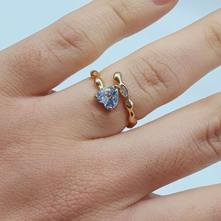 Anel Com Zircônia Coração Dourado 