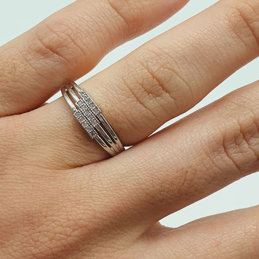 Anel Com Zircônia Detalhado Prata 