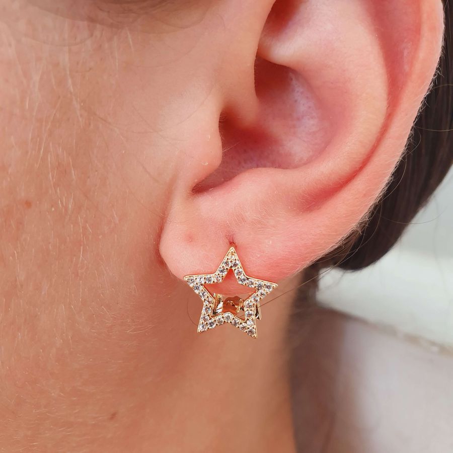 Mini Argola Com Zircônia Estrela Dourada 