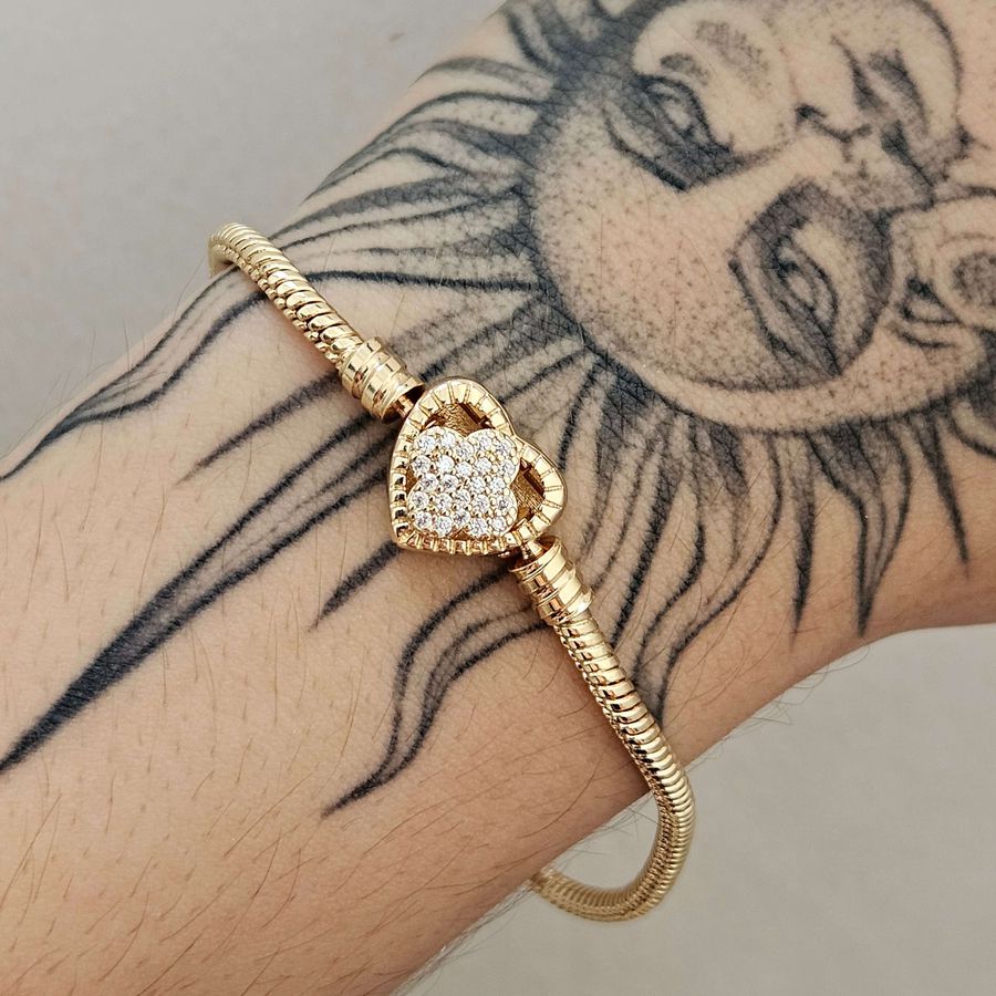 Pulseira Pandora Com Berloque Cravejada Em Zircônia Dourado Trevo e Coração 