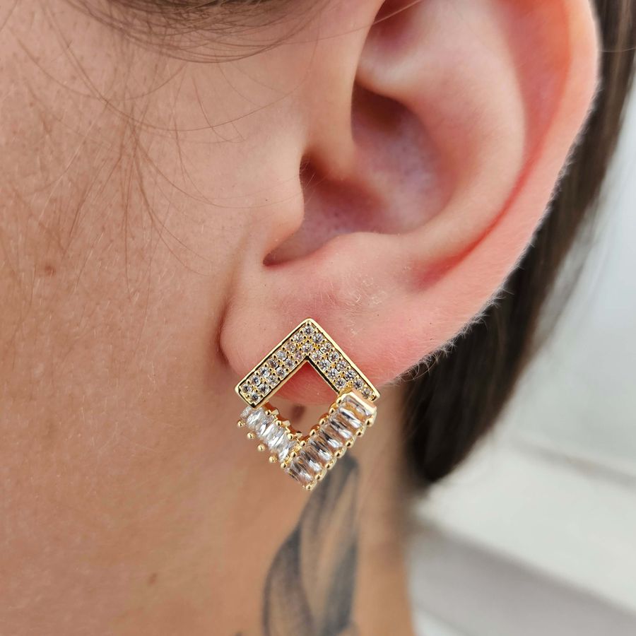 Brinco Com Zircônia Detalhado Dourado 