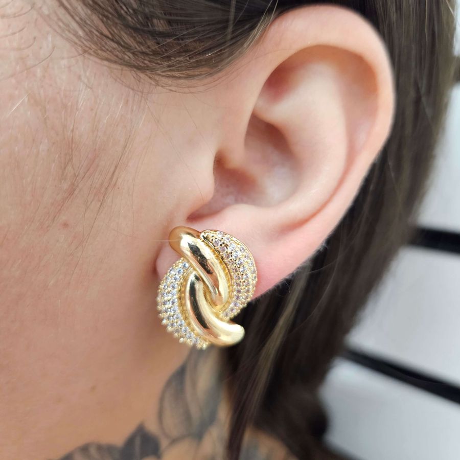 Brinco Com Zircônia Detalhado Dourado 
