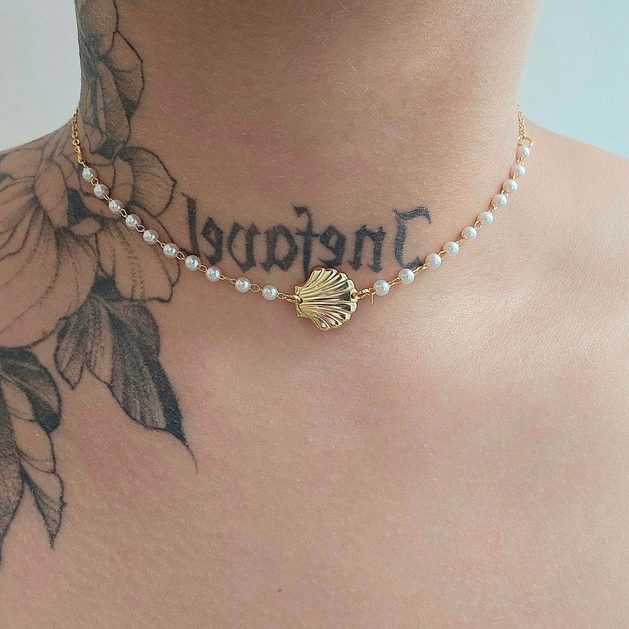Colar Folheado a Ouro 18K Concha Com Pérolas 