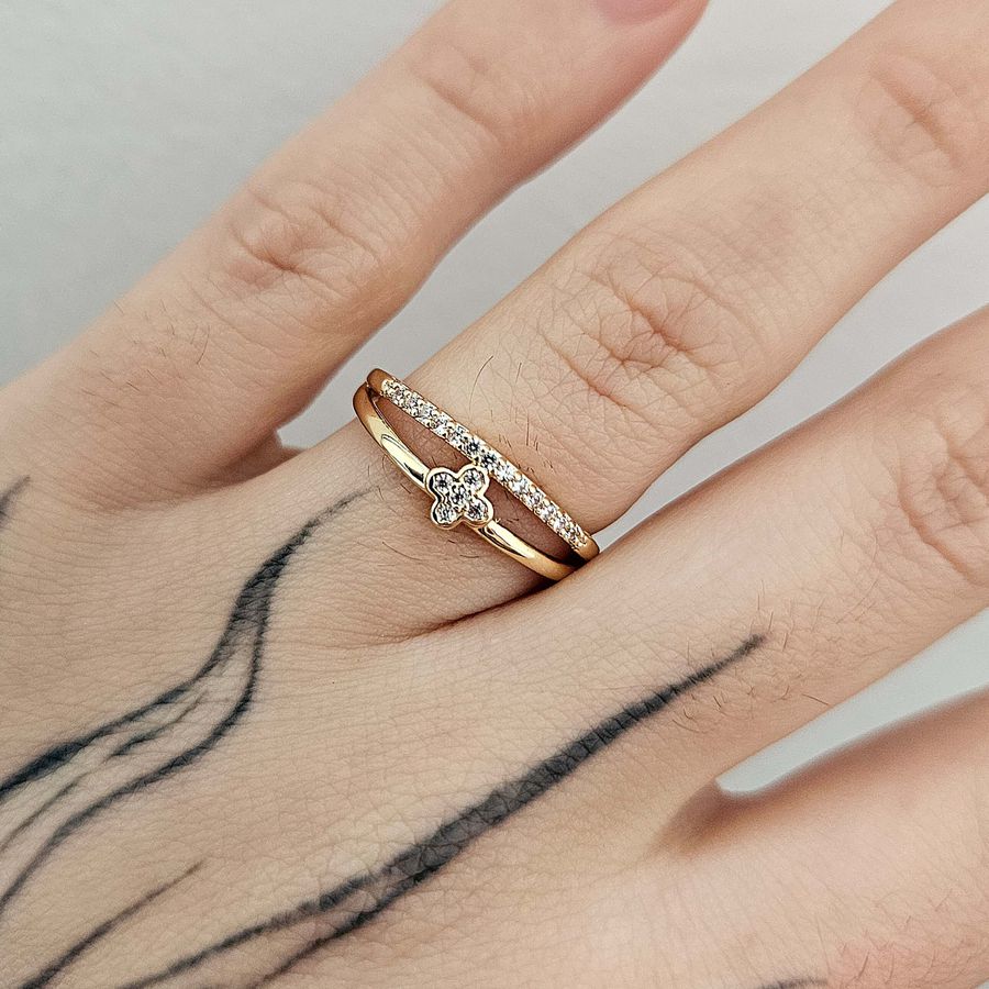 Anel Cravejado Em Zircônia Dourado Trevo 