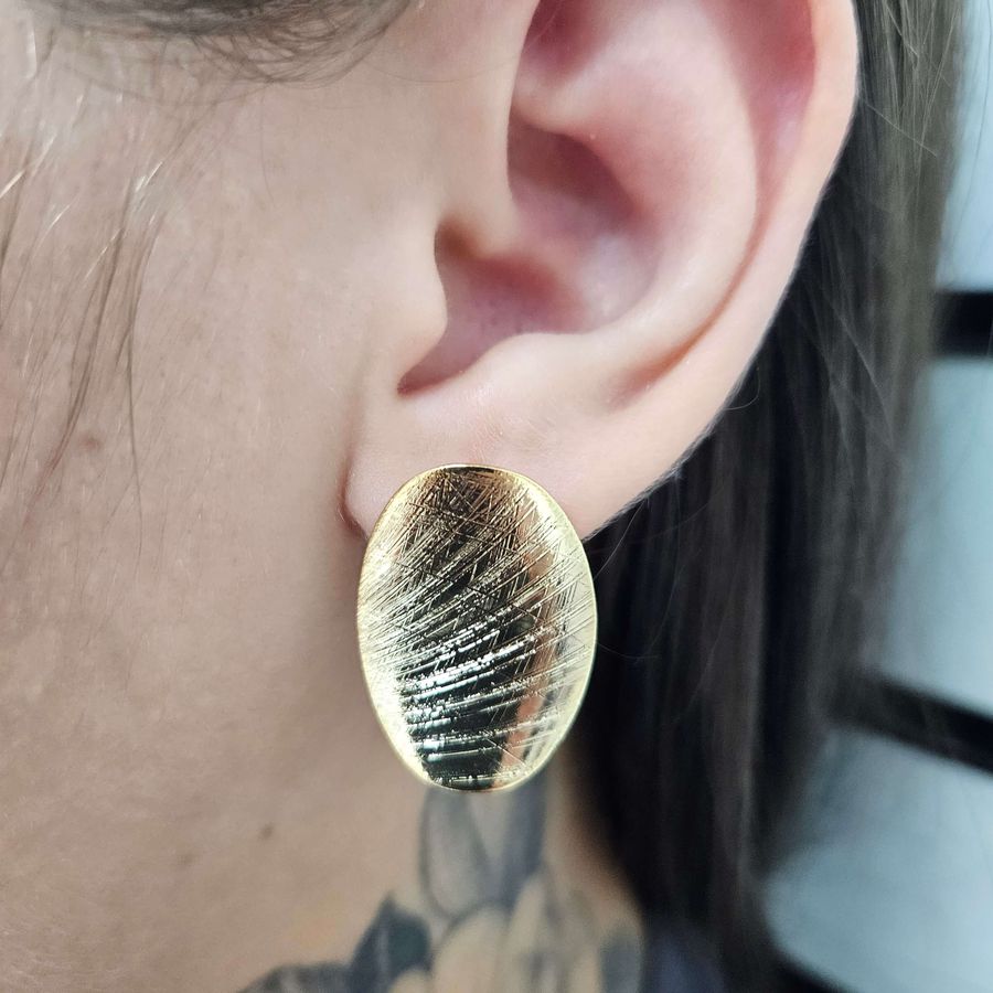 Brinco Folheado a Ouro 18K Oval 