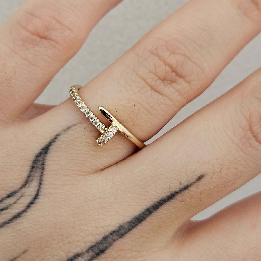 Anel Cravejado Em Zircônia Prego Dourado 