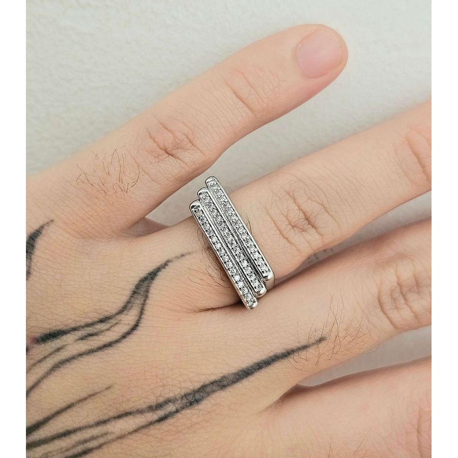 Anel Cravejado Em Zircônia Detalhado Prata 