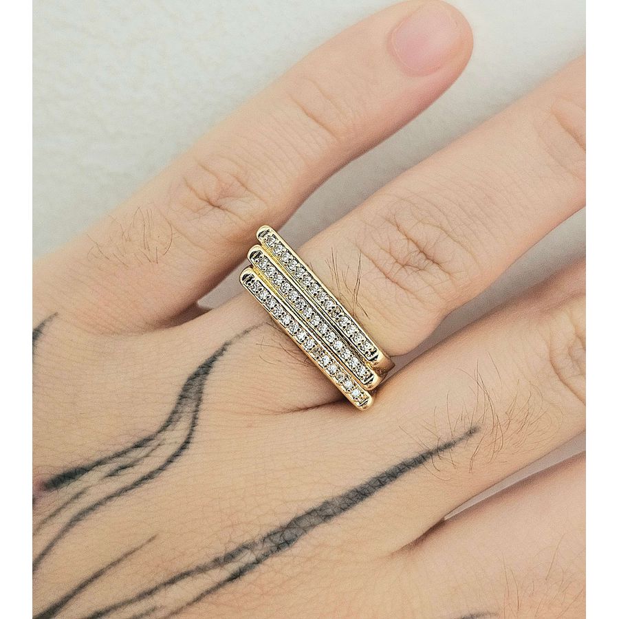 Anel Cravejado Em Zircônia Detalhado Dourado