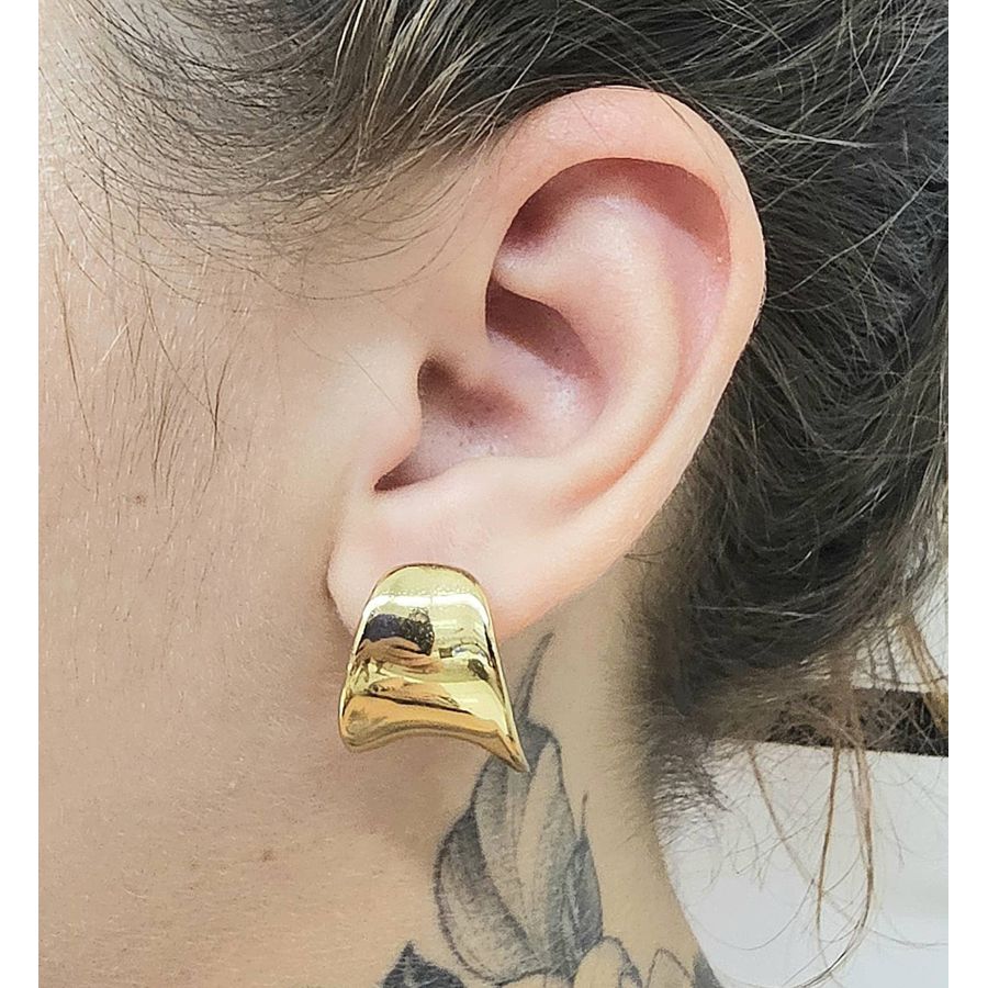 Brinco Folheado a Ouro 18K Detalhado 